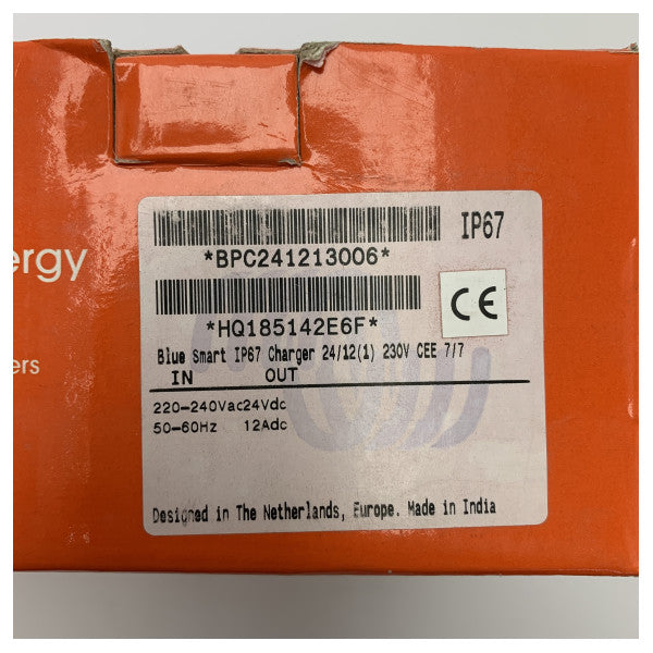 Ładowarka akumulatorów Victron Blue Smart IP67 12A 12/24V - BPC241213006