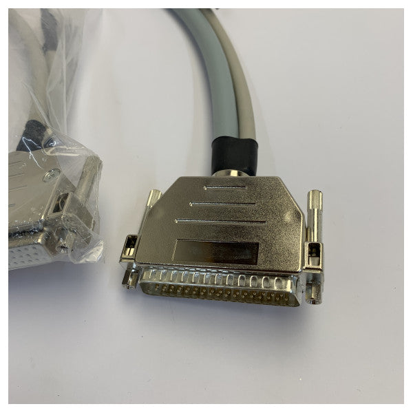 Cisco EZ000812 マリンデータインターフェースケーブル - D-Sub to 円形コネクター