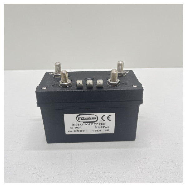 耐久の防水ハウジングが付いている高性能 24V 100A の海洋インバーター MZ 2130