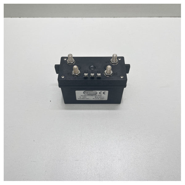 耐久の防水ハウジングが付いている高性能 24V 100A の海洋インバーター MZ 2130