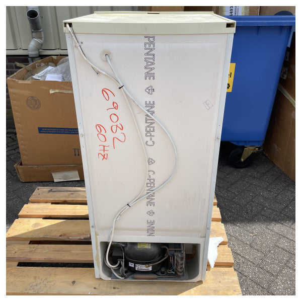 Indesit RG1191W Frigorifero Compatto da Libera Installazione 115V