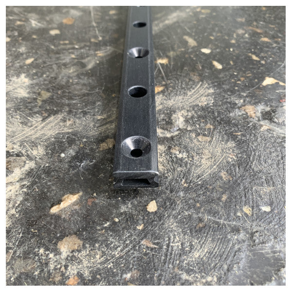 Rail de plongeur en aluminium pré-percé Lewmar taille 0 - 2,506 m - 29160425BK