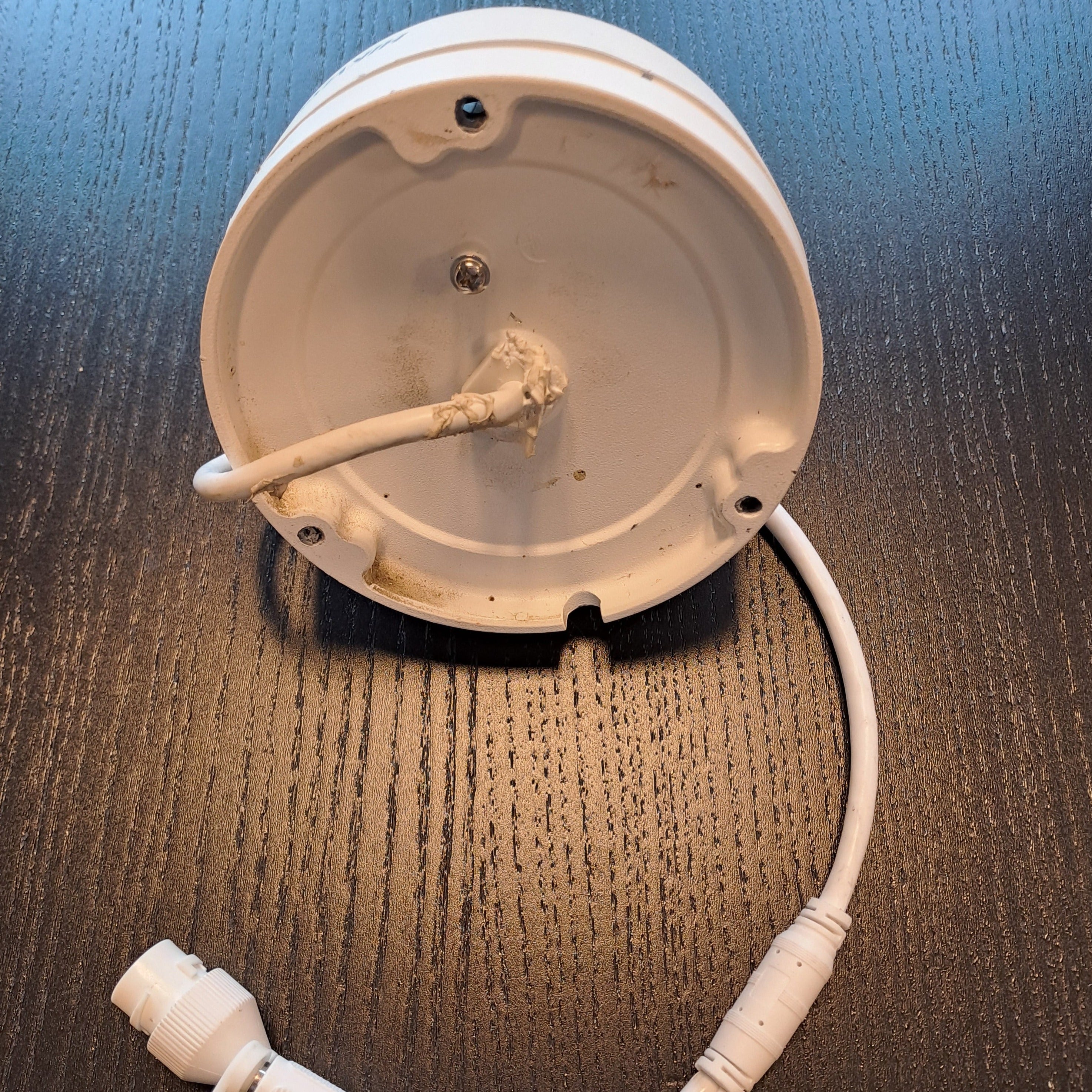 Câmara IP branca Hikvision DS-2CD2145FWD-1, 4MP,30m, IR,WDR