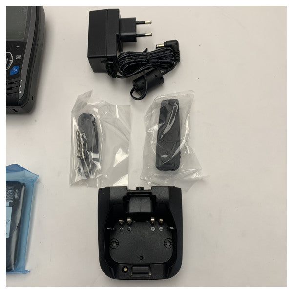 Icom IC-M93D Waterproof VHF Handheld Marine Radio with DSC for Reliable Communication (Radio marine VHF étanche avec DSC pour une communication fiable)