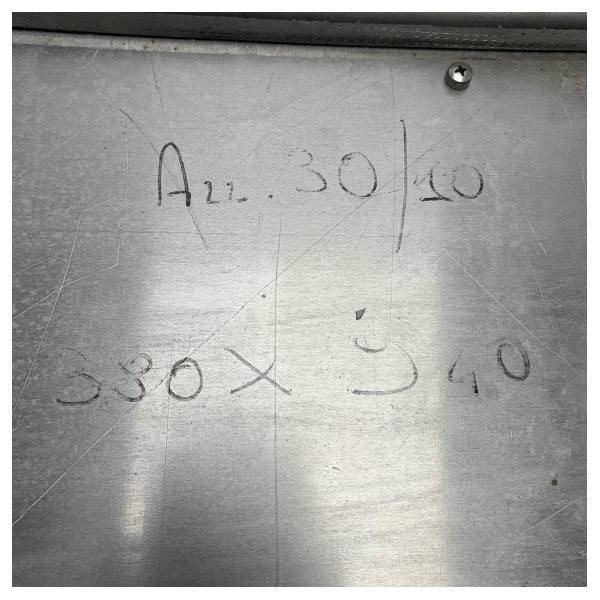 Adgangsluge i rustfrit stål i marinekvalitet 376 x 680 mm � Vandtæt, holdbar og nem at montere