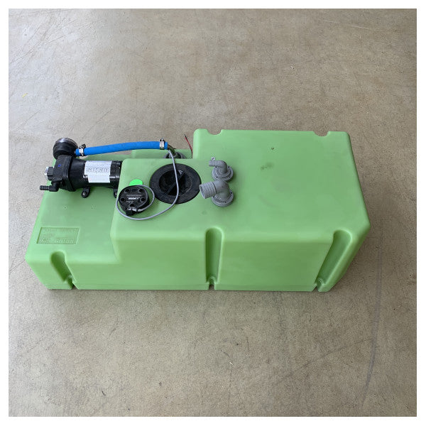 Vetus DWSC08824 88L 24V drinking water system with tank and pump