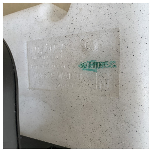 Vetus WWS8824B 88L spildevandstanksystem med pumpe 24V