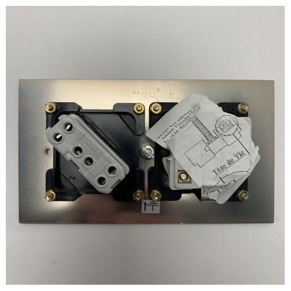 Пластина Meljac Marine з нержавіючої сталі з двома розетками - водонепроникні двополюсні розетки та розетки Schuko для човнів