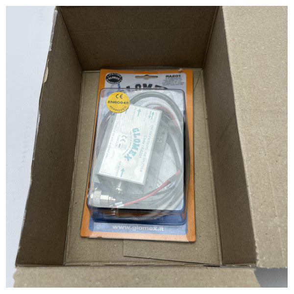 Розгалужувач радіосигналів Glomex VHF AM FM для морського використання - RA201 � Міцний, стійкий до погодних умов розподільник сигналів для човнів і кораблів