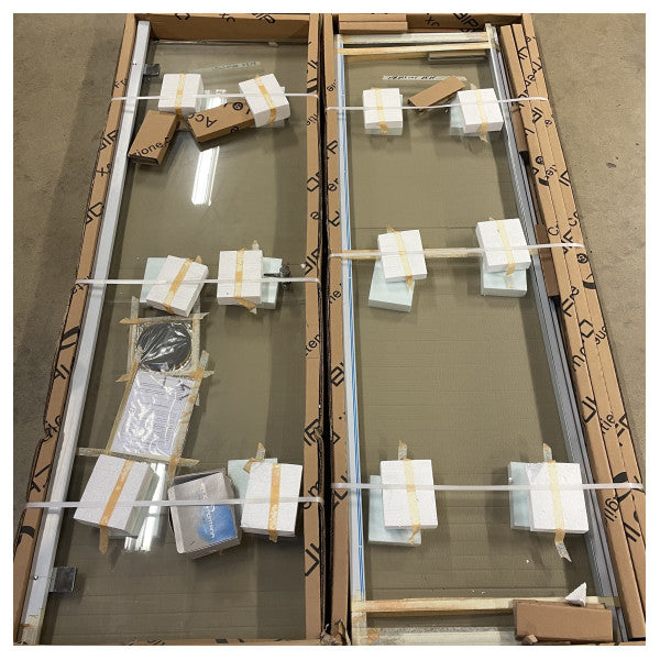 Морські двері Bianchi & Fontana з полірованої нержавіючої сталі та прозорого скла з замком - міцні та елегантні суднові двері