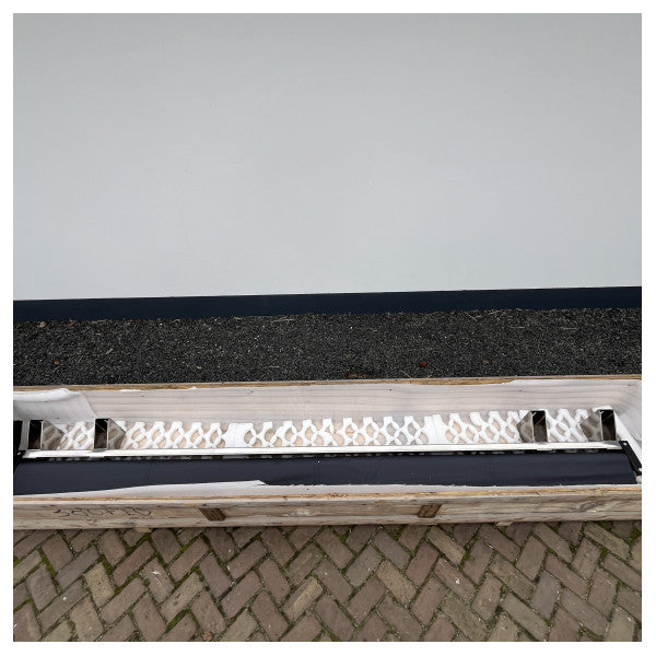 Wysuwana markiza ze stali nierdzewnej ze słupkami 3600 x 2700 mm czarna 24V