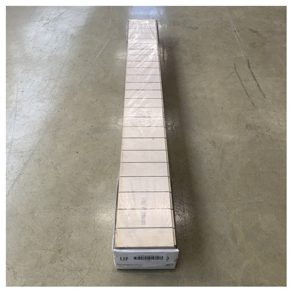 Marine Grade Parketgulve af høj kvalitet 11x135mm Holdbart vandtæt træ fremstillet i Italien