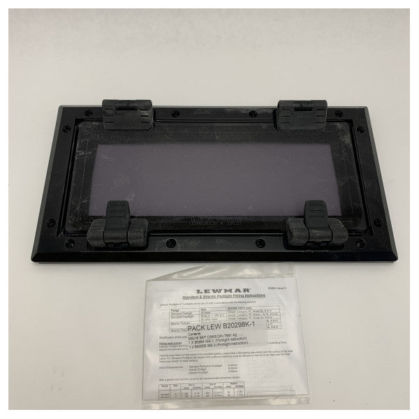 Lewmar Mirte åpning luke svart 366 x 190 mm - 393129800