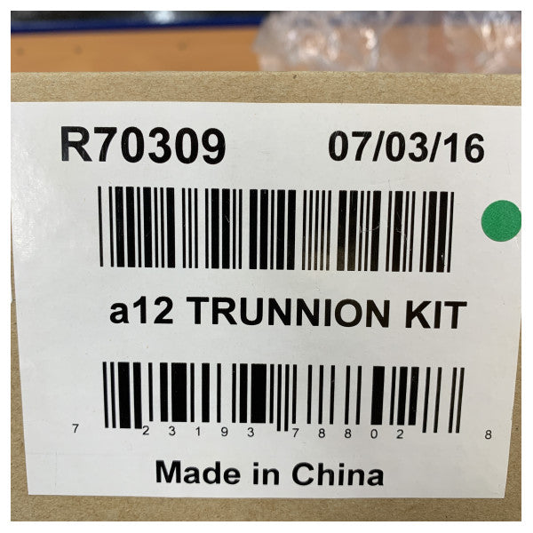 Raymarine R70309 A12X Chartplotter Mounting Bracket with Knobs