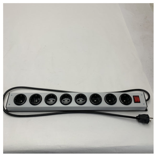 オン/オフ-スイッチが付いている海洋の等級の電力ストリップ8ソケットのアルミニウムサージプロテクター-ボートおよびヨットの使用のために防水しなさい