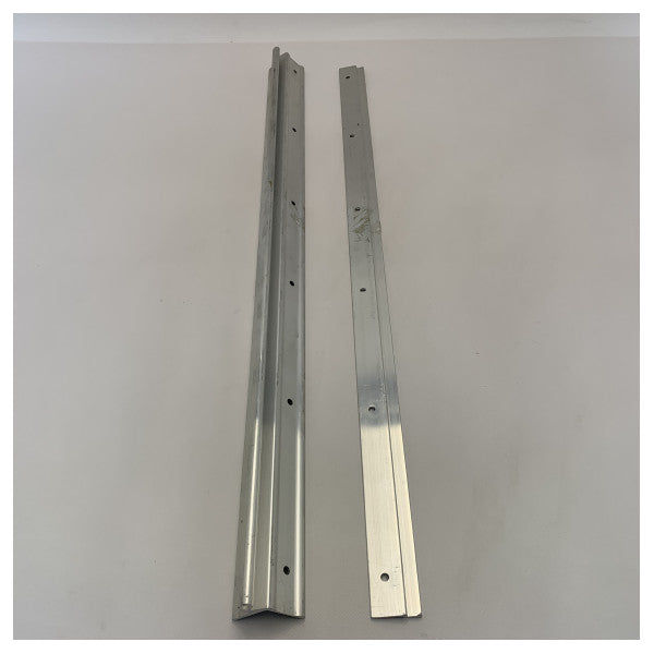 Veneen istuimen liukukiskon kiinnityskannatin - Kestävä alumiini, säänkestävä, helppo asennus.