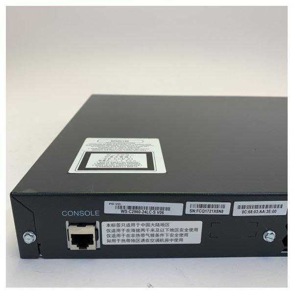 Cisco Catalyst WS-C2960-24LC-S nätverksswitch - 24-port 10/100 (8 PoE)