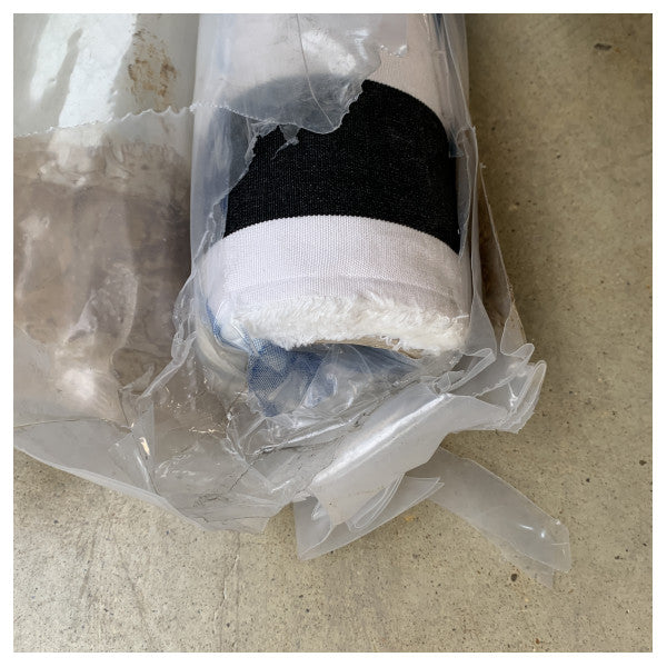 Sunbrella Yacht Stripe Sort Vand- og Solbeskyttende Polstring - 3740 - 5.2M