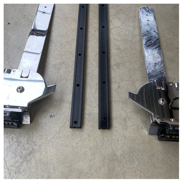 CRN Custom Line Navetta 37 cockpit bench handling / sliding kit