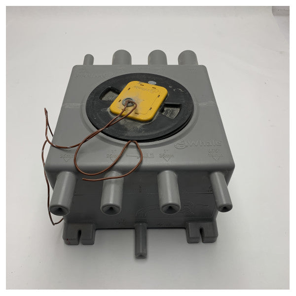 Tanque de residuos grises de ballena de 8L para barcos y yates 12/24V - GT0810B