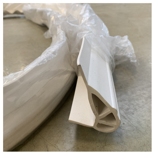 Polyform PG-3 PolyGuard Dok Fender Ekstrüzyon - 3 metre Botunuzu ve dokunuzu sağlam ve dayanıklı Polyform PG-3 PolyGuard Dock Fender ile koruyun. Eşsiz PolyGuard formülünden yapılmış bu yüksek kaliteli fender, darbelere karşı üstün koruma sağlar.