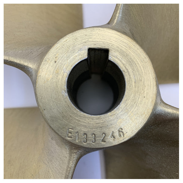 Vetus P4E-17 X 17R Propeller 4-bladig mässing högerhänt 30 mm