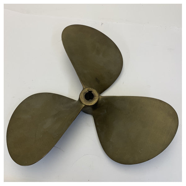 Hélice usada Vetus P3B-17X14R de 3 lâminas em latão, mão direita, 30 mm