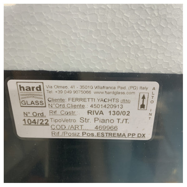 フェレッティグループ リバ R130 プルピット ガラススクリーン スターボードサイド ホワイト