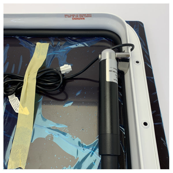 Lewmar električni krovni otvor crni s aktuatorom - 30344400