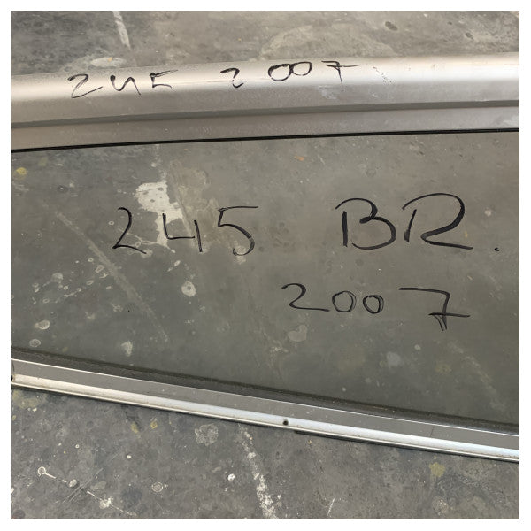 Bayliner d'origine 245 à partir de la fenêtre avant du pare-brise 2007