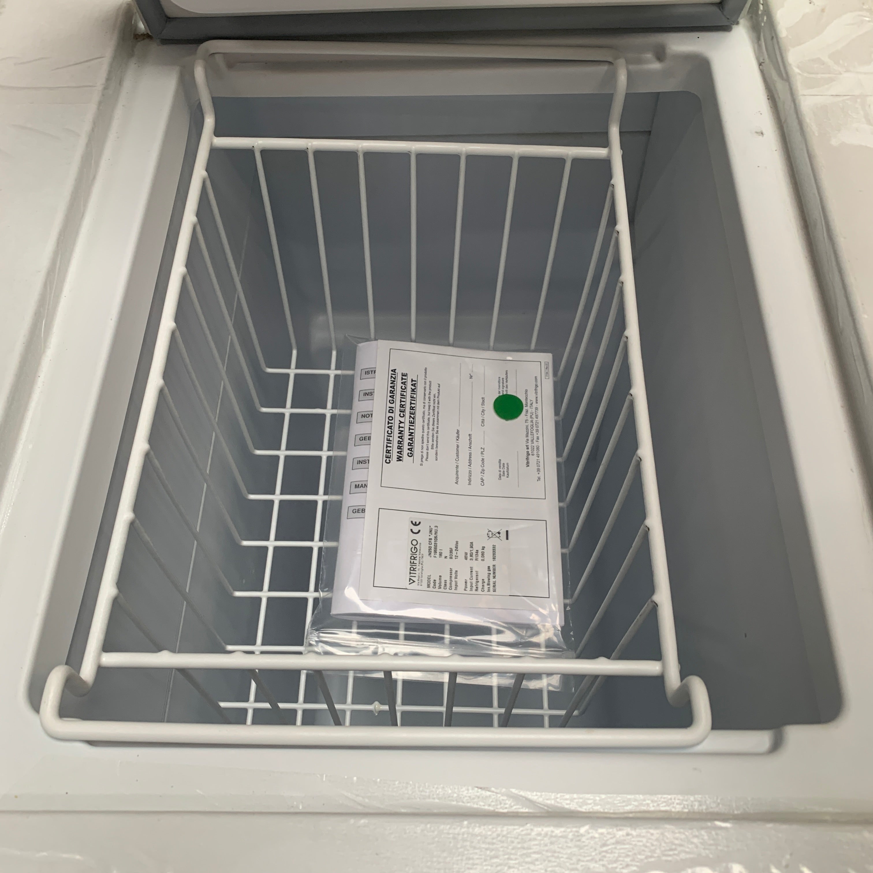 Vitrifrigo JN250 CFS 250L Compressor Cooled Ice Box With by 12/24V - 191276