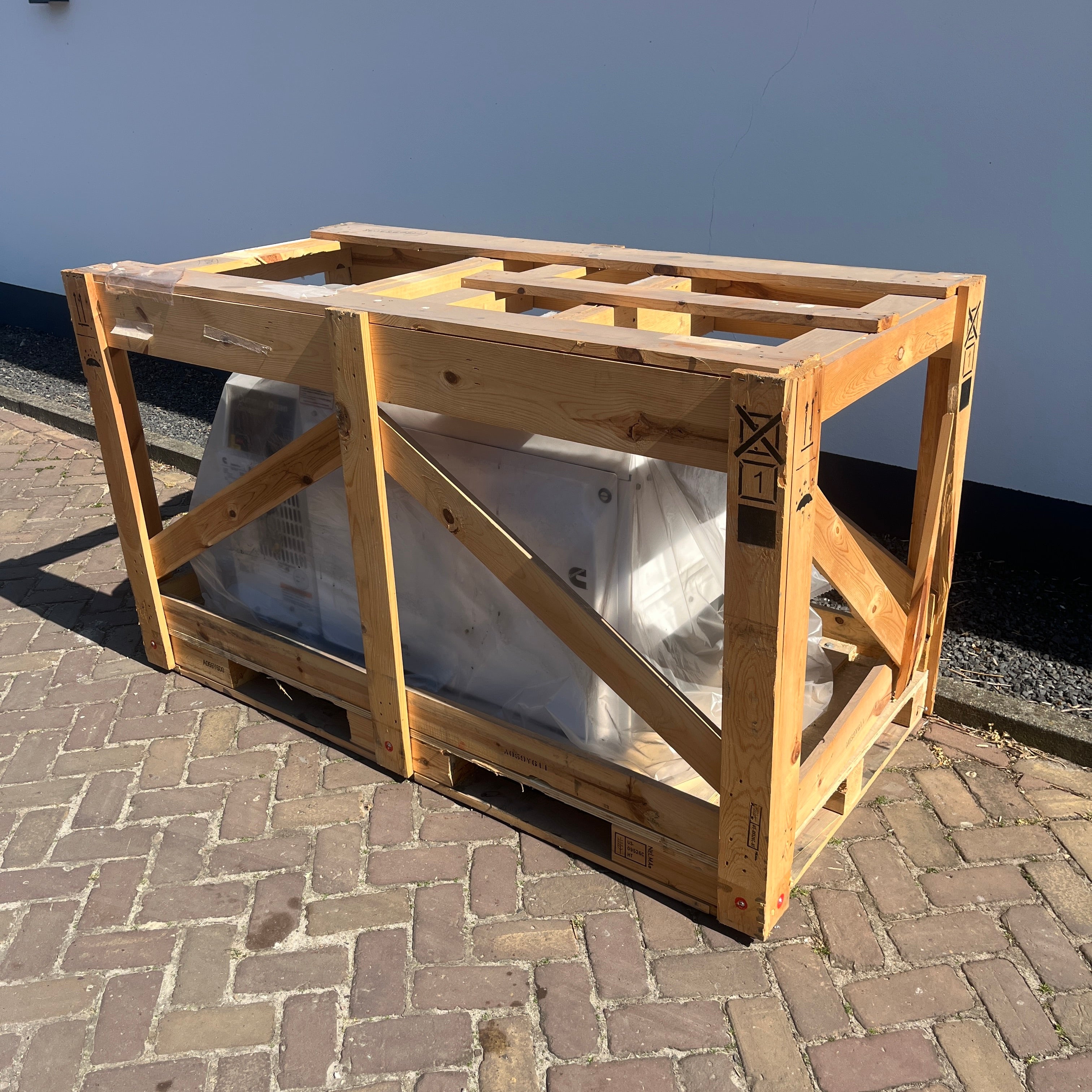 Дизелов генератор Cummins Onan 13,5 kW 230V | 50 HZ - 13.5MDKDP