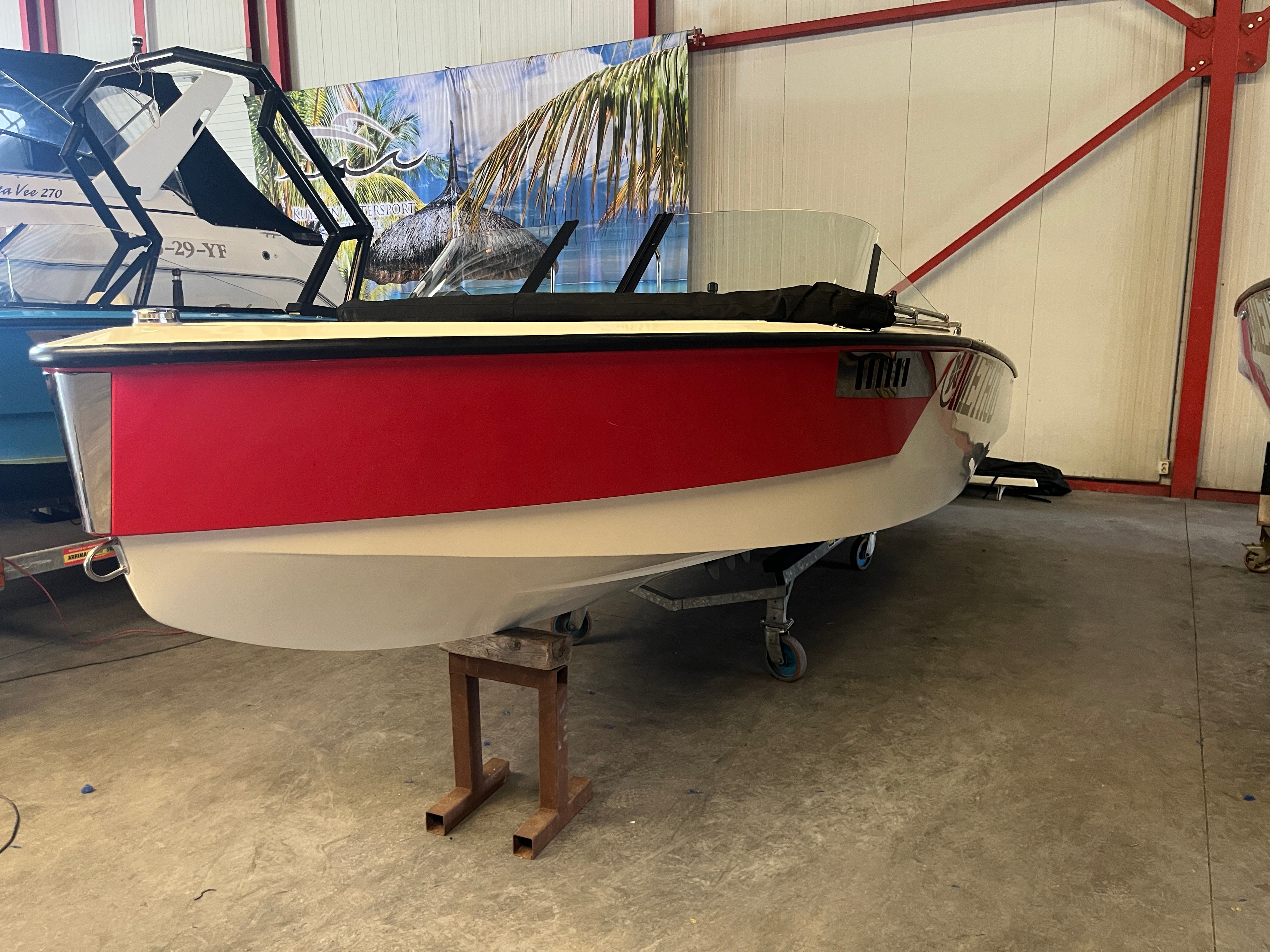 Човен для вейкбордингу та водних лиж Method Wake Ski 6.2 з 440 к.с. RED