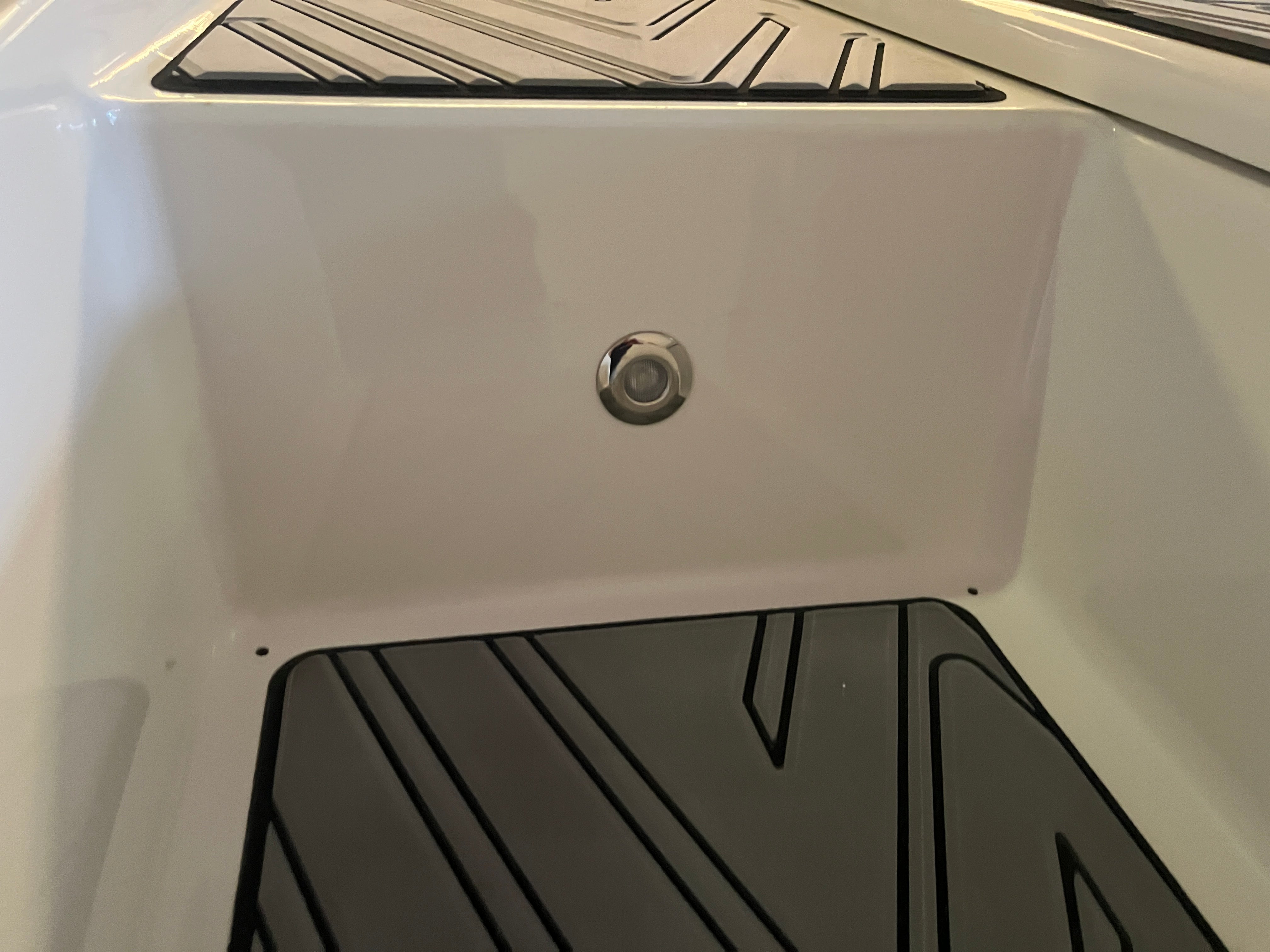 Човен для вейкбордингу та водних лиж Method Wake Ski 6.2 з 440 к.с. RED