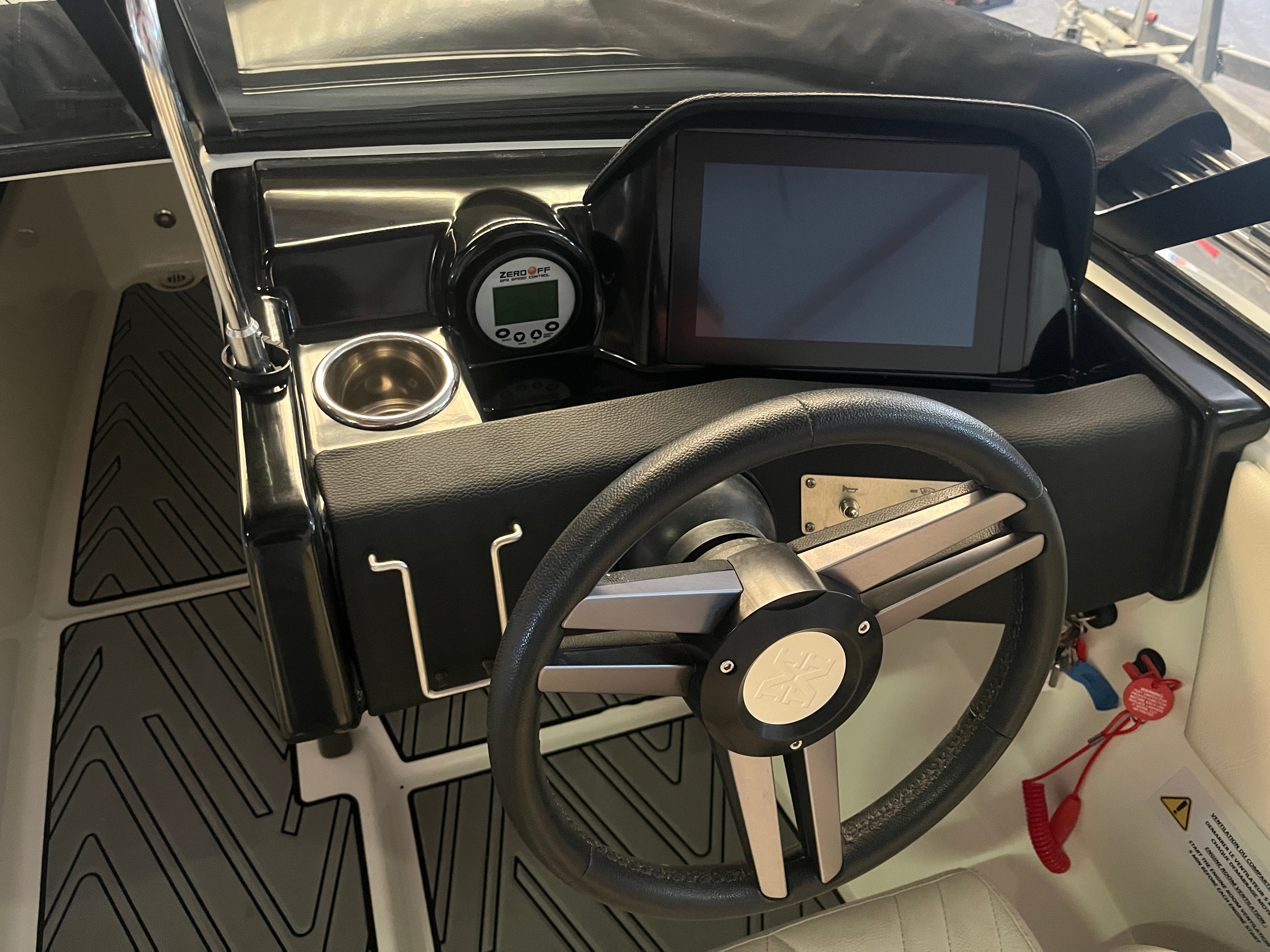 Човен для вейкбордингу та водних лиж Method Wake Ski 6.2 з 440 к.с. RED