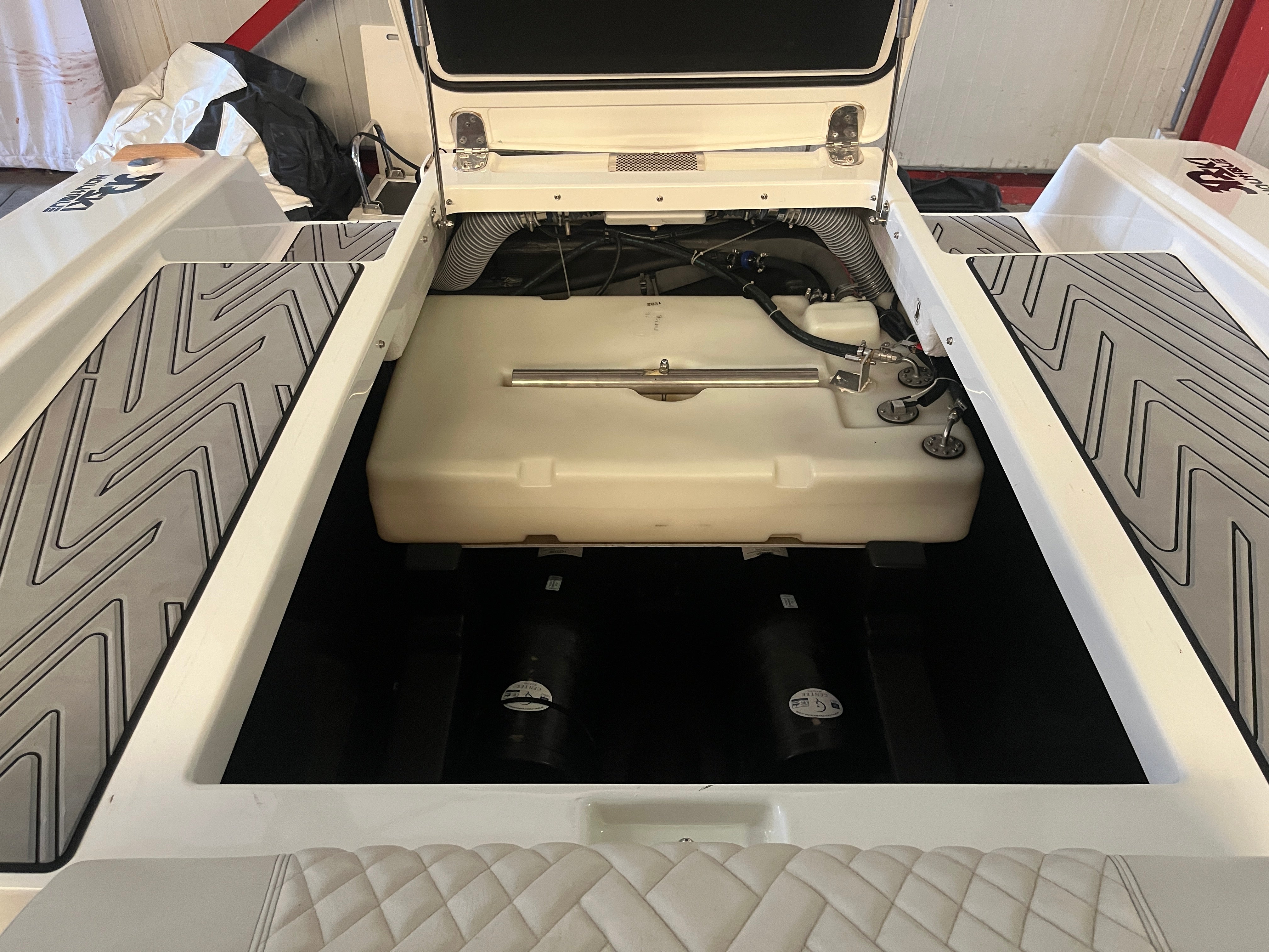 Човен для вейкбордингу та водних лиж Method Wake Ski 6.2 з 440 к.с. RED