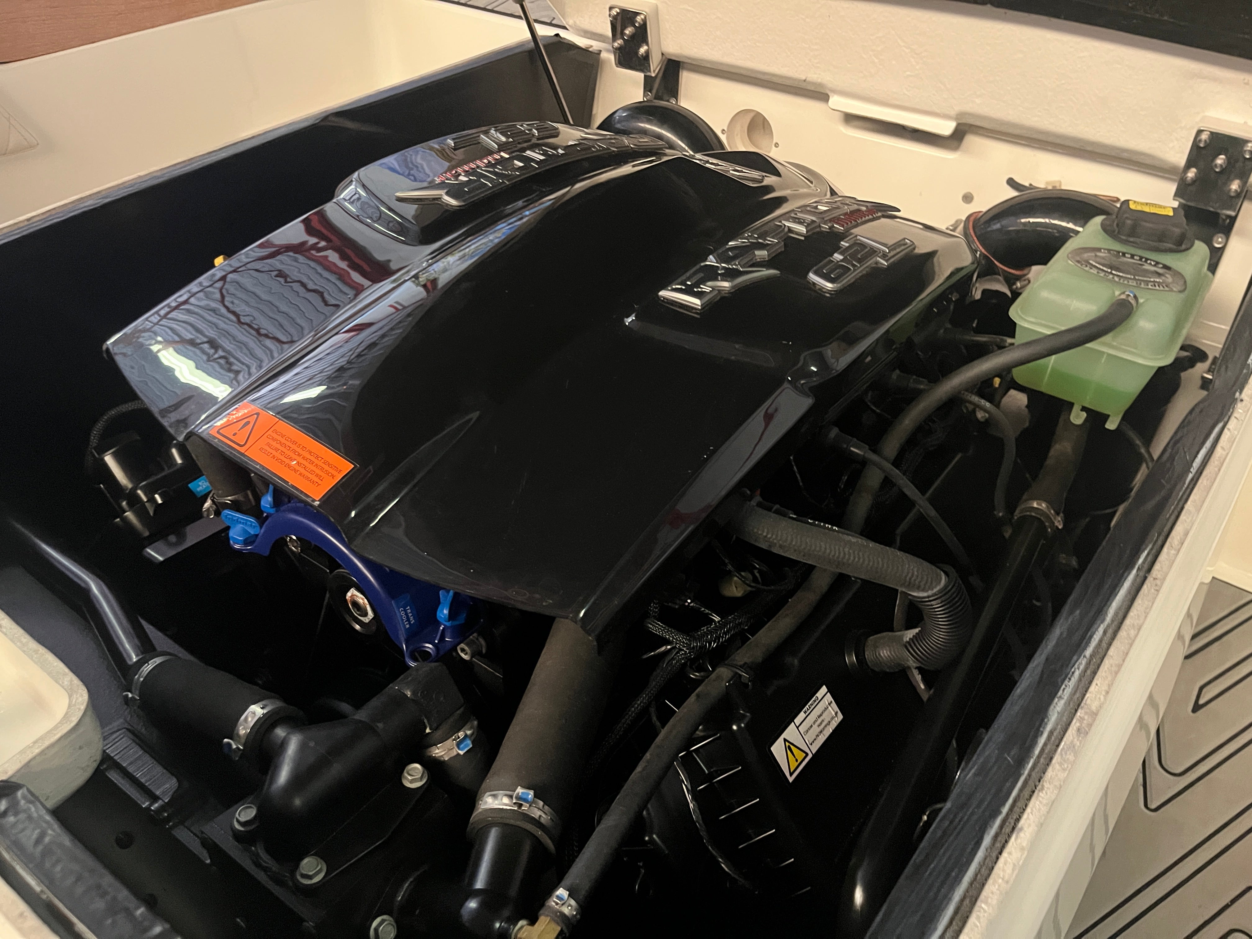 Човен для вейкбордингу та водних лиж Method Wake Ski 6.2 з 440 к.с. RED