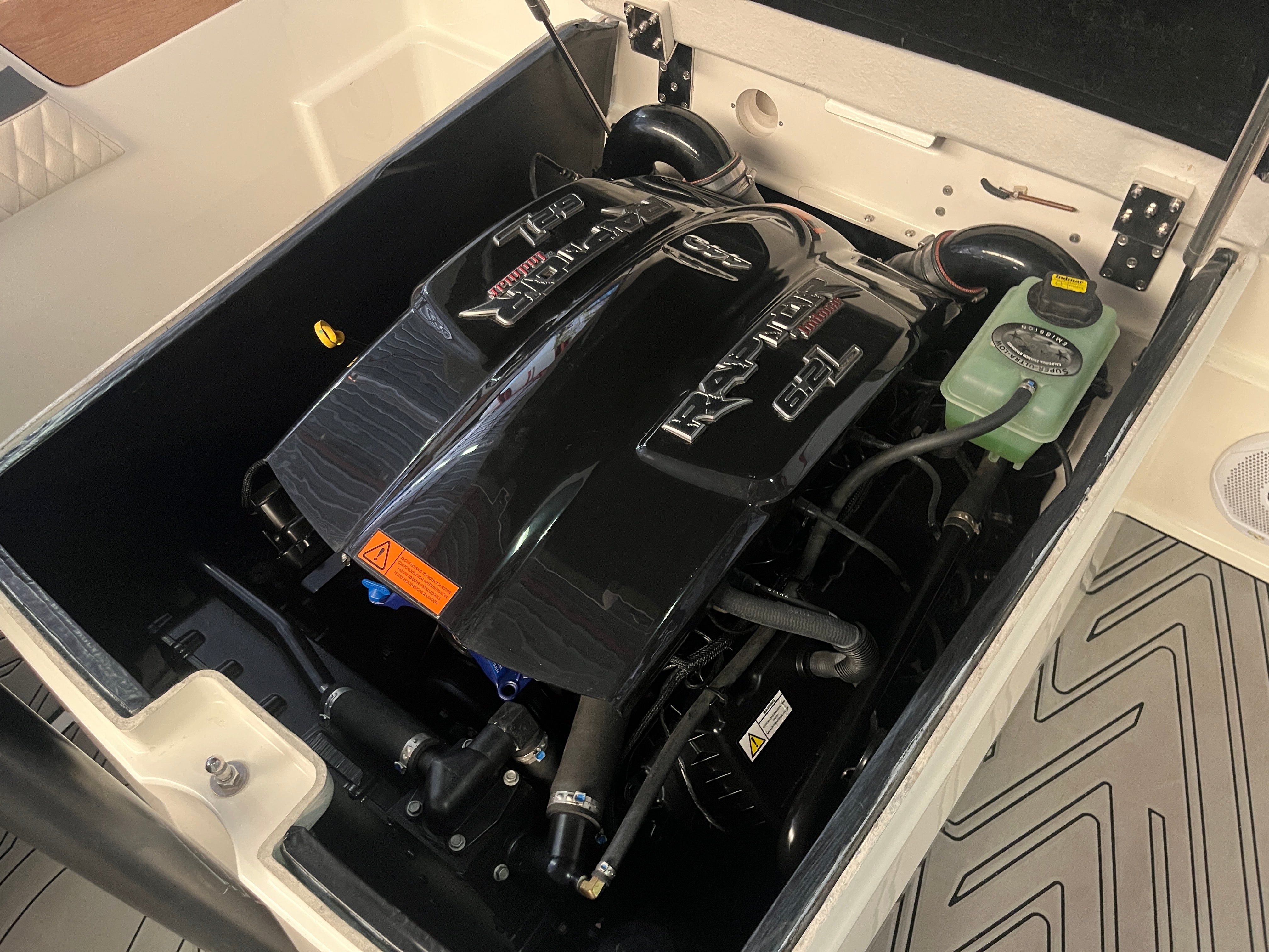 Човен для вейкбордингу та водних лиж Method Wake Ski 6.2 з 440 к.с. RED