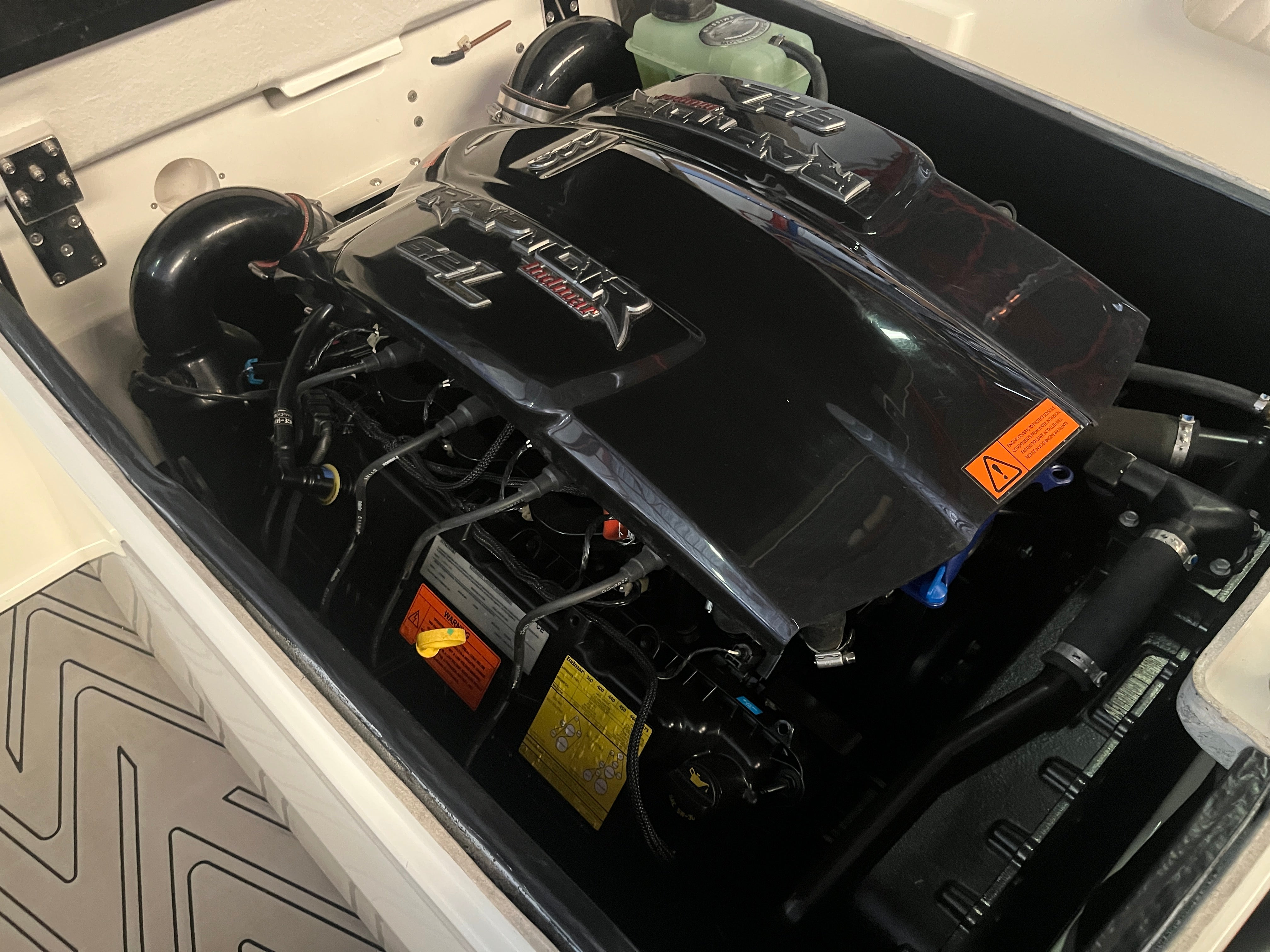 Човен для вейкбордингу та водних лиж Method Wake Ski 6.2 з 440 к.с. RED