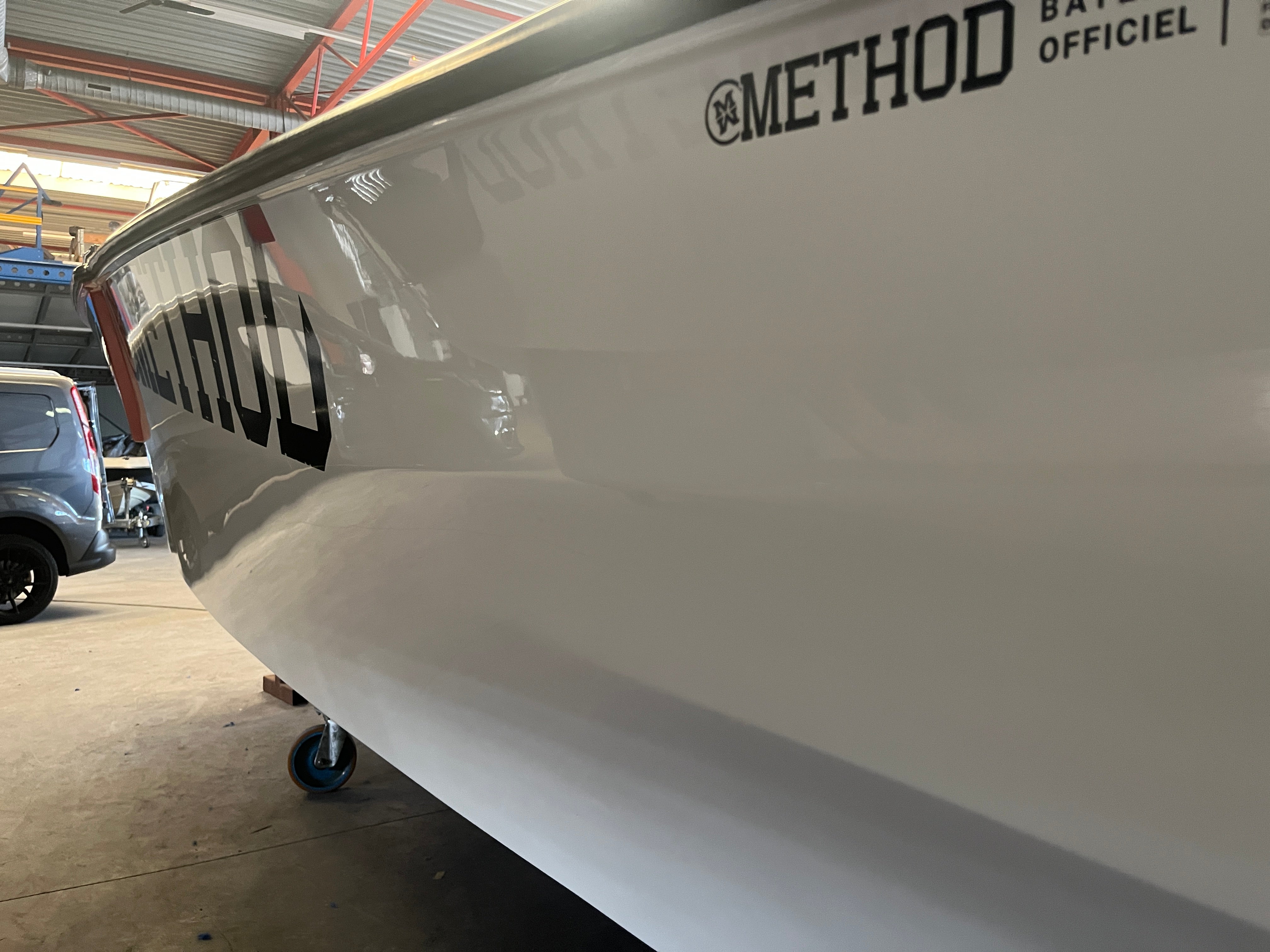 Човен для вейкбордингу та водних лиж Method Wake Ski 6.2 з 440 к.с. RED