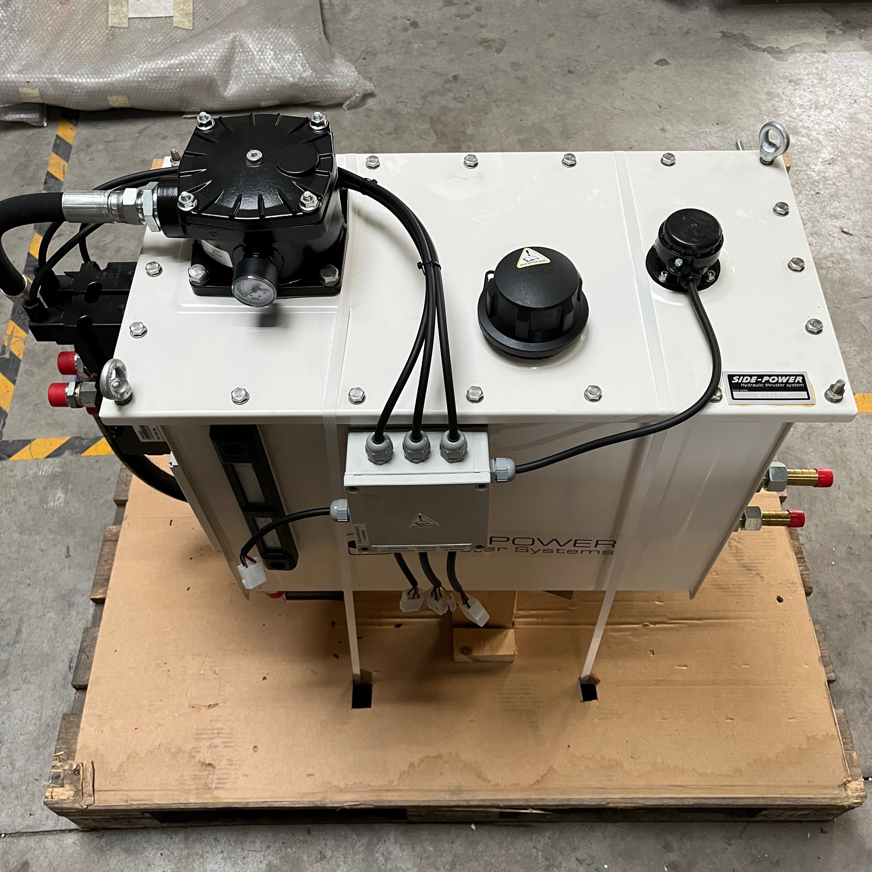 Sleipner TB60 60 L 油圧オイル タンク隔壁 24 v