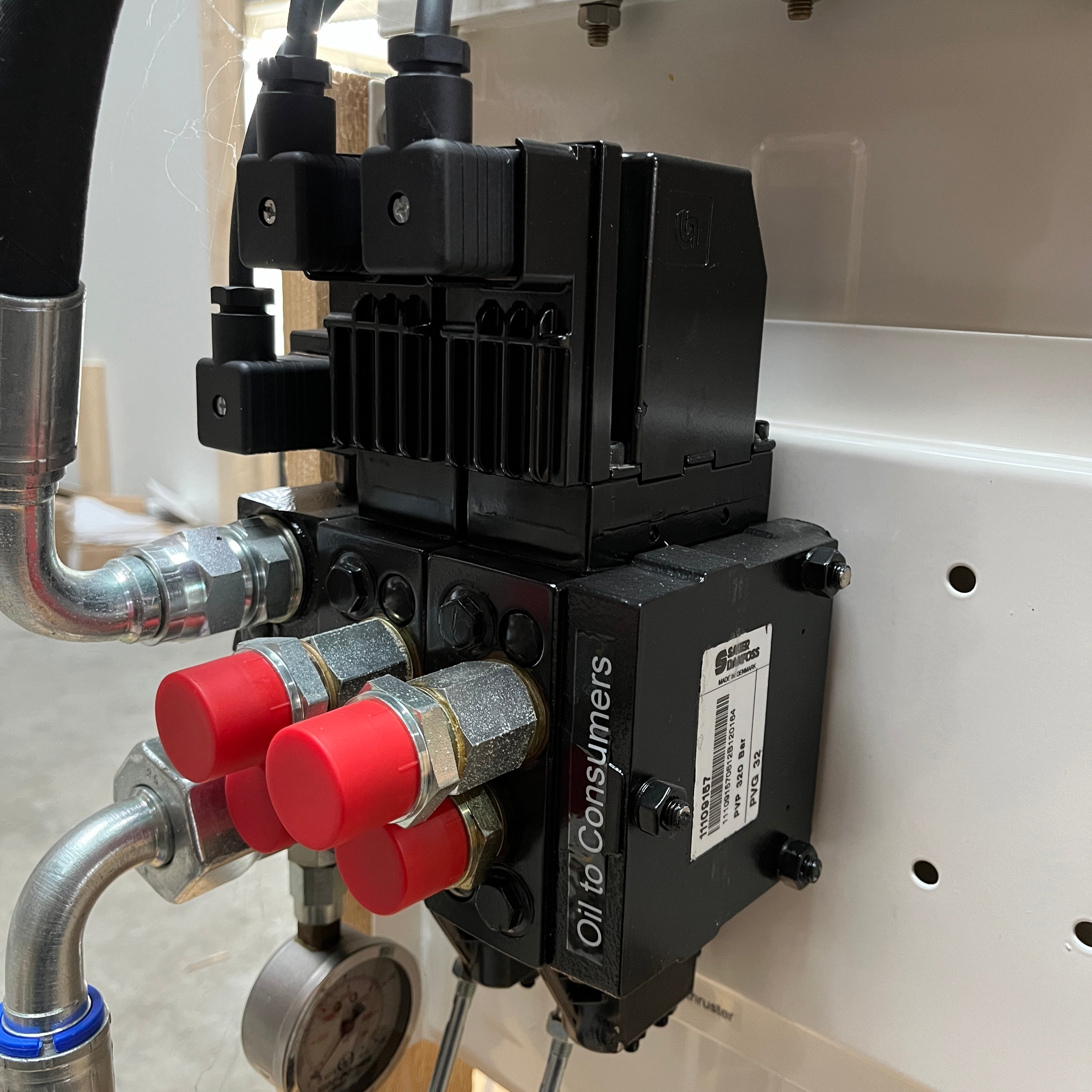 Sleipner TB60 60 L 油圧オイル タンク隔壁 24 v