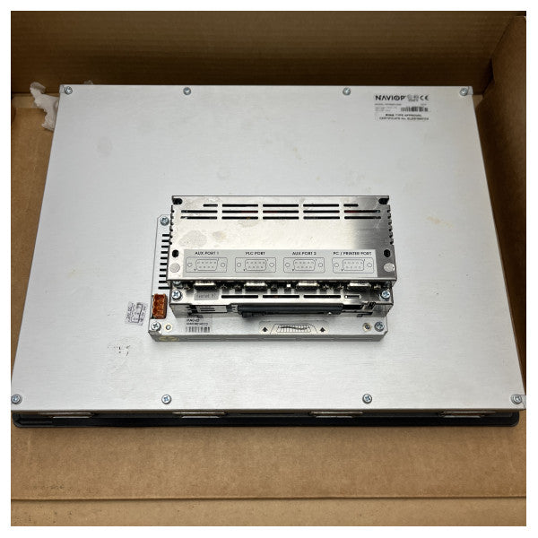 شاشة عرض نافيوب NP4300V-GSN للتحكم في القوارب البحرية من Ferretti تعمل باللمس