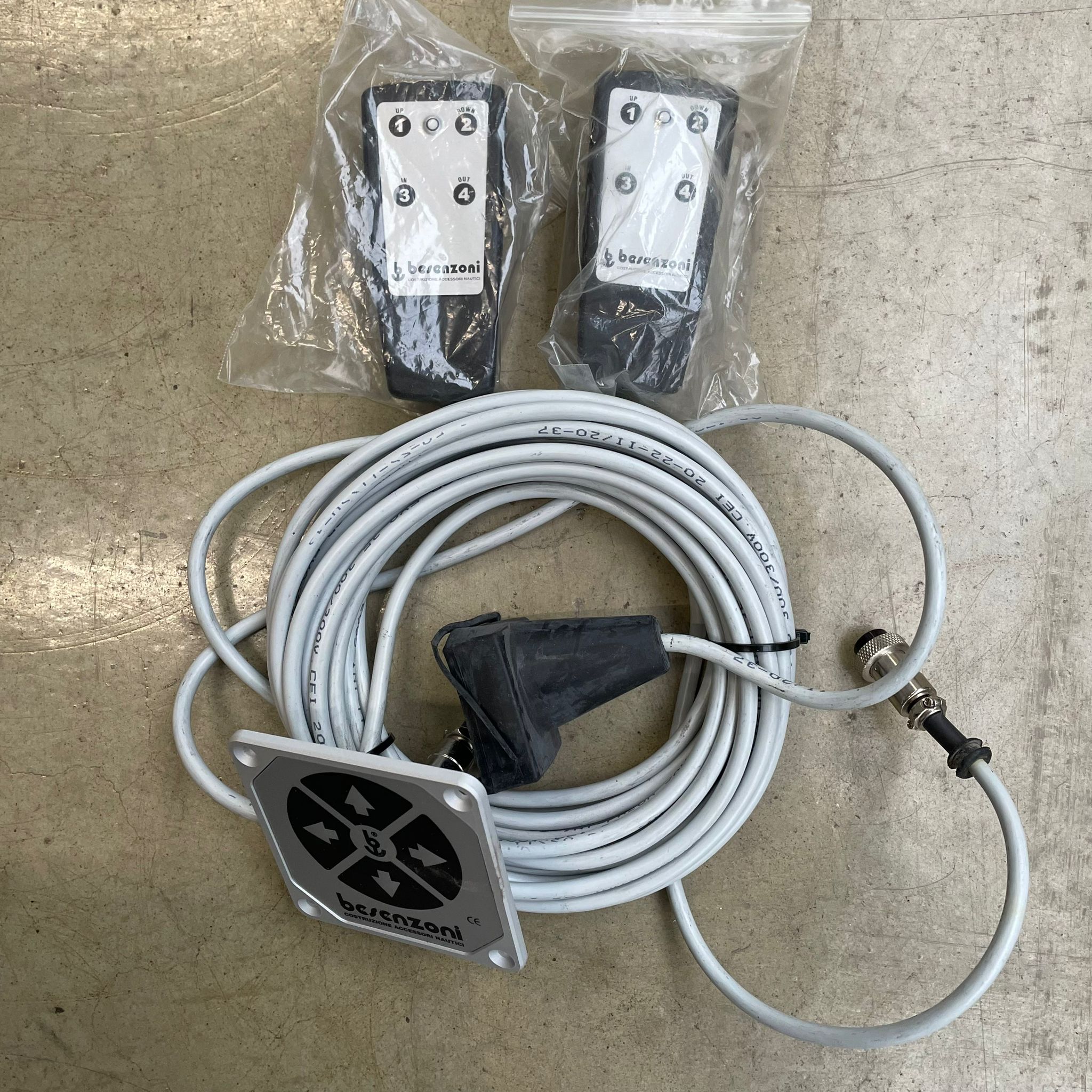 ベゼンゾーニ6ファンクション24V油圧パワーパックキット(リモートコントロール付