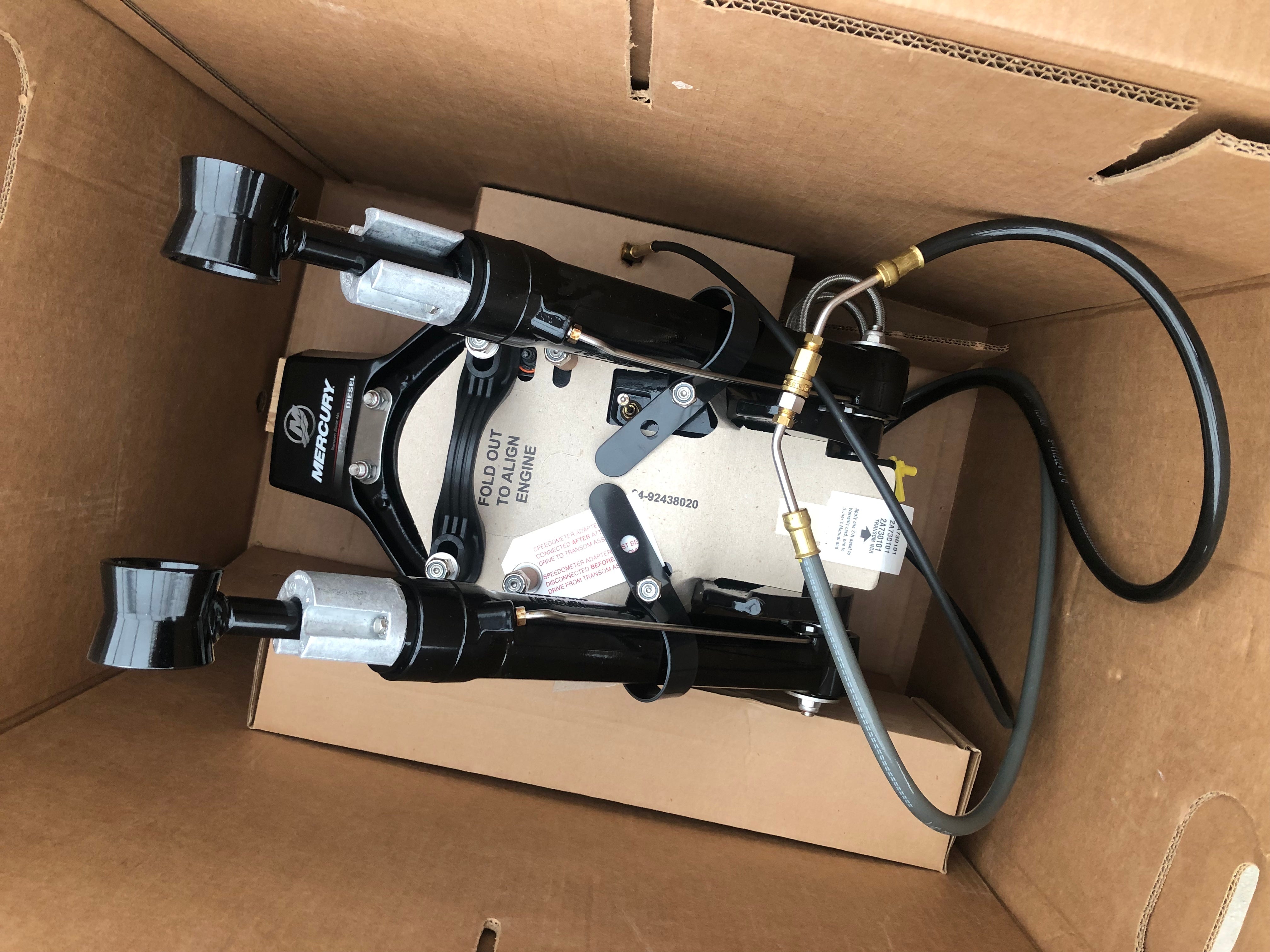 Новий дизельний двигун Mercury V6 270 к.с. зі стандартним приводом Bravo 3X 2.00:1