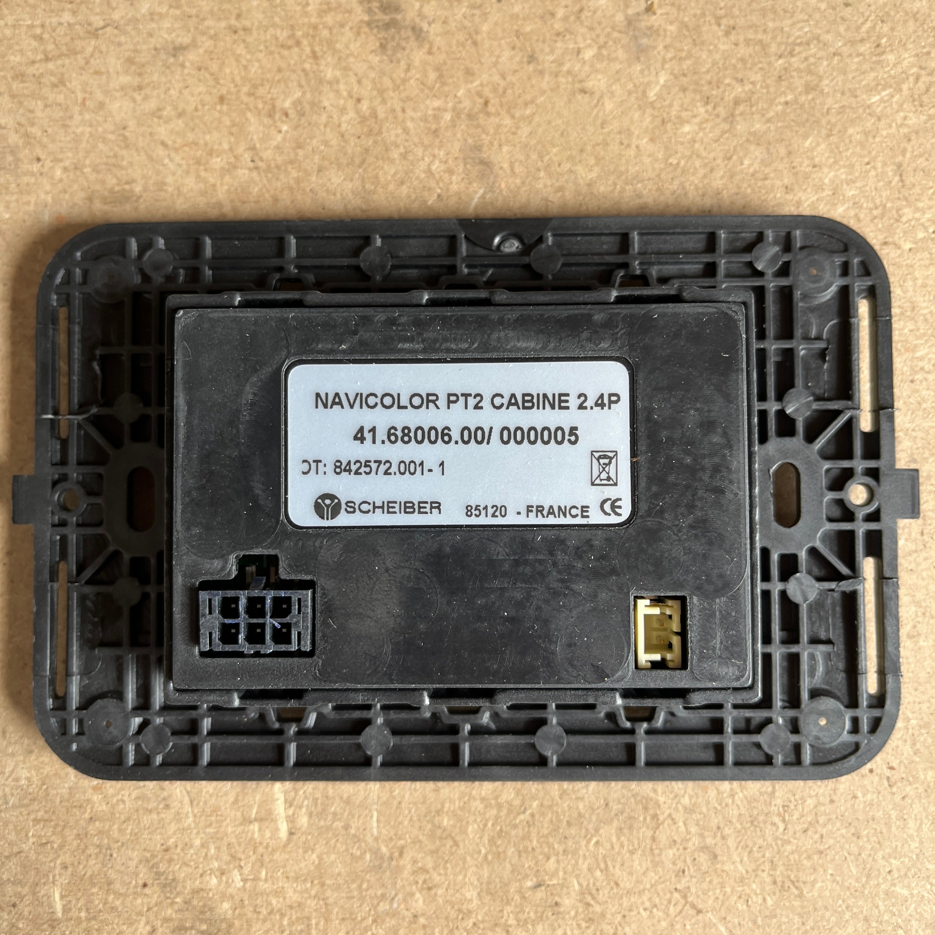 شايبر GT2 نافيكولور 2.4 بوصة تعمل باللمس V8 L4XA