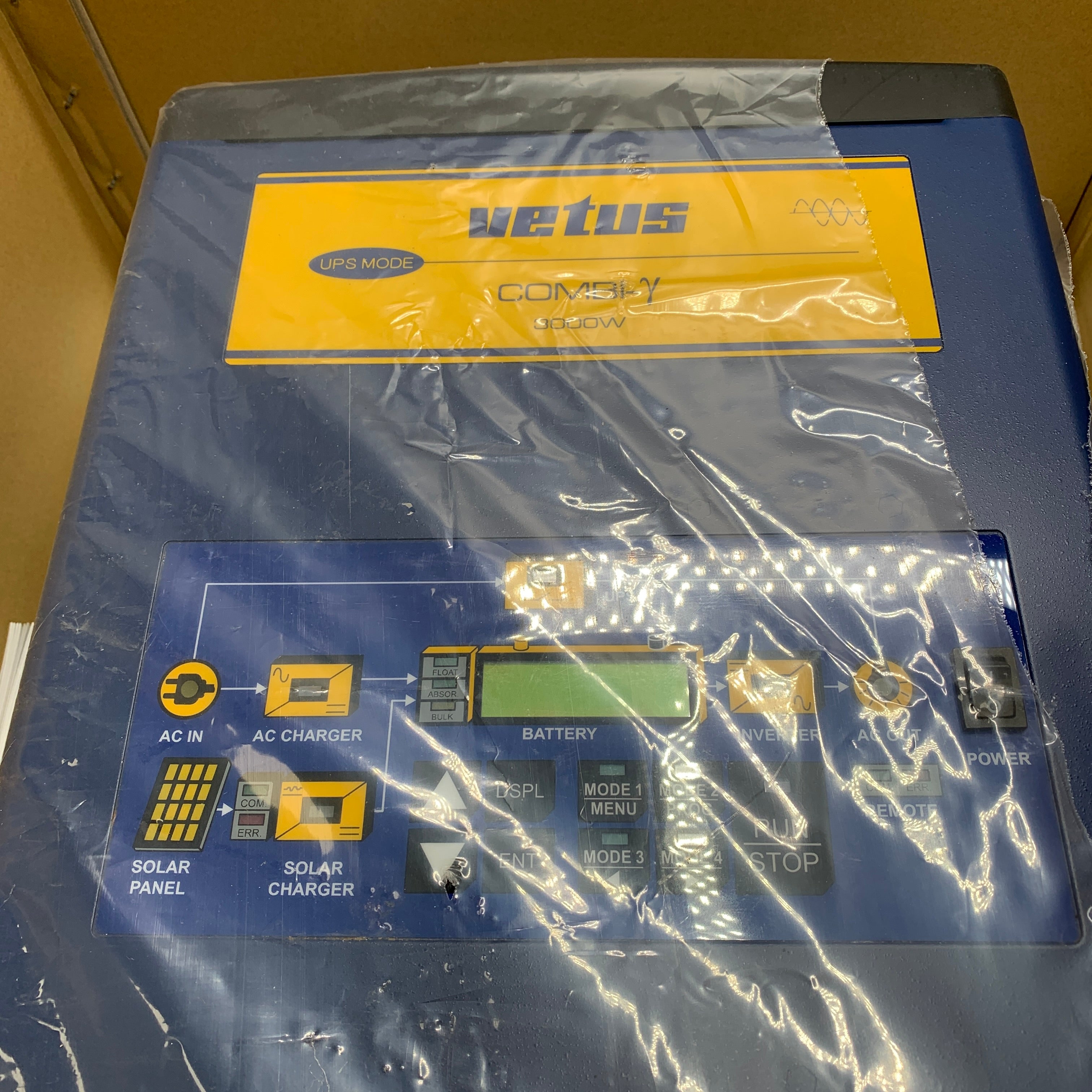 Vetus Gamma 3000W / 12V / 140 amp зарядно устройство за акумулатори / инвертор - COMBI3012