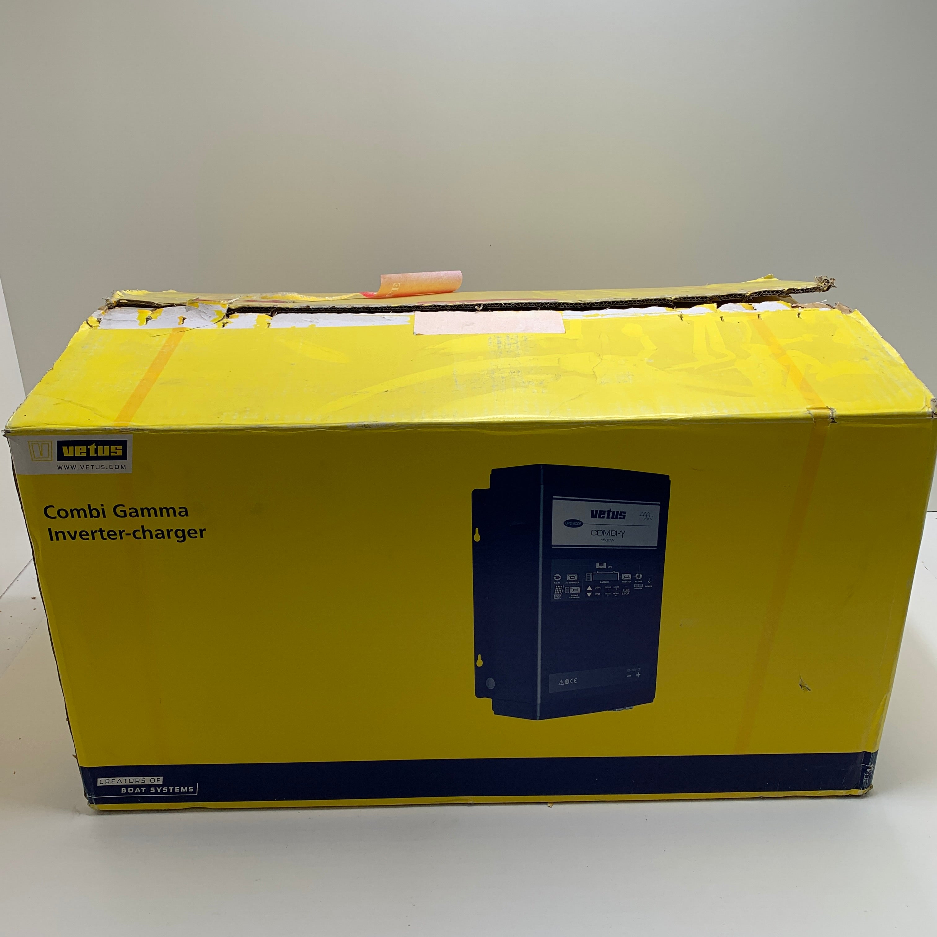 Vetus Gamma 3000W / 12V / 140 amp зарядно устройство за акумулатори / инвертор - COMBI3012