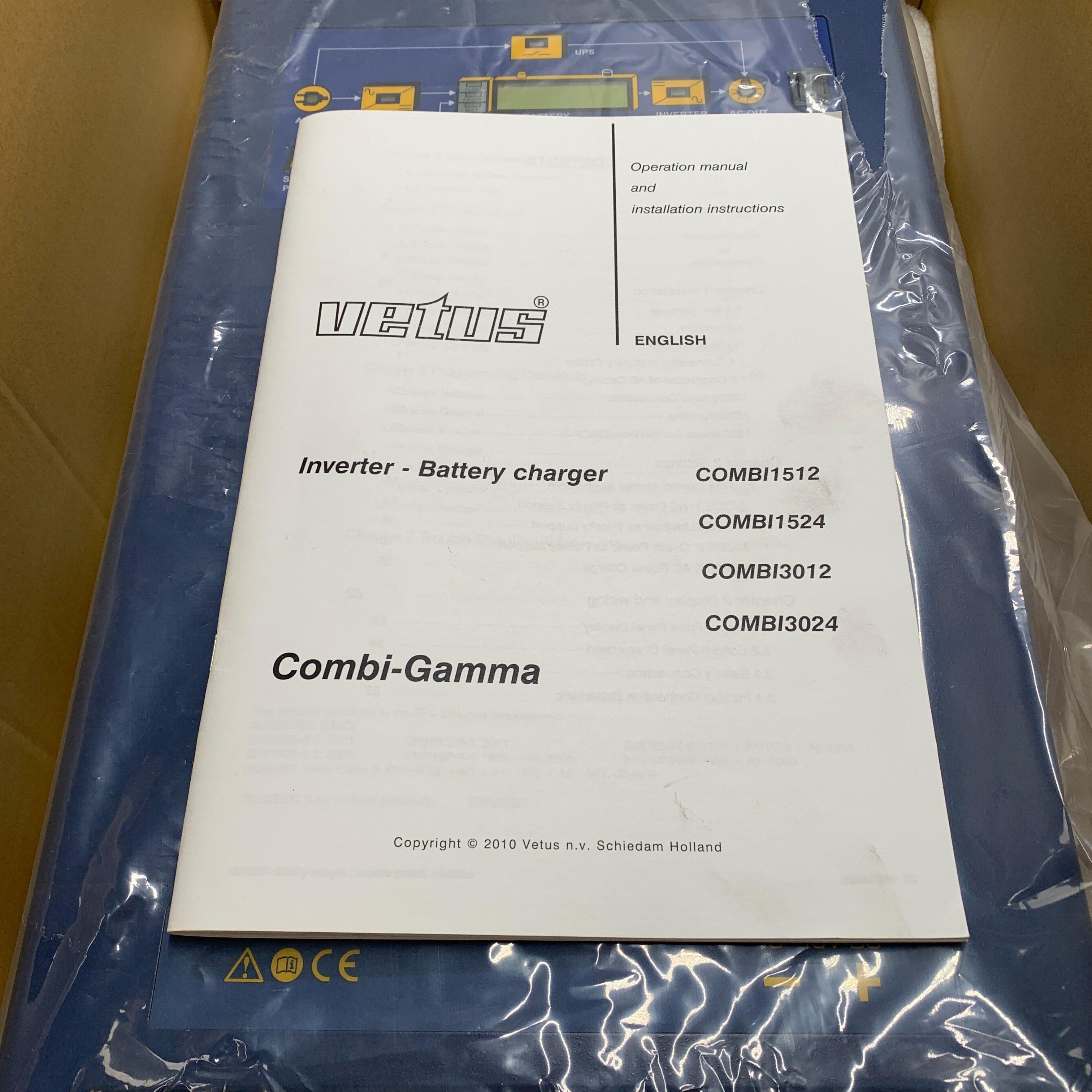 Vetus Gamma 3000W / 12V / 140 amp зарядно устройство за акумулатори / инвертор - COMBI3012