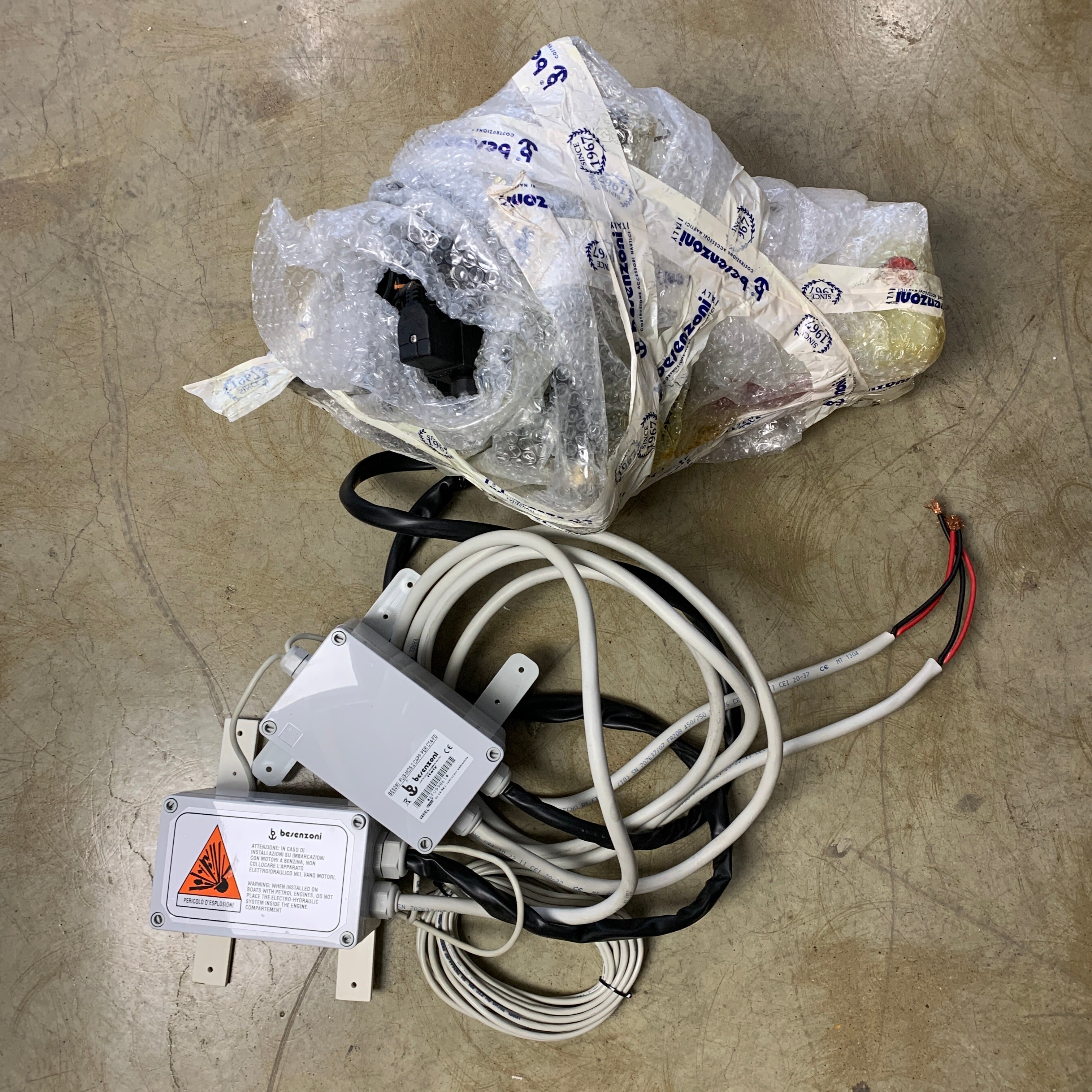 ベゼンゾーニ6ファンクション24V油圧パワーパックキット(リモートコントロール付